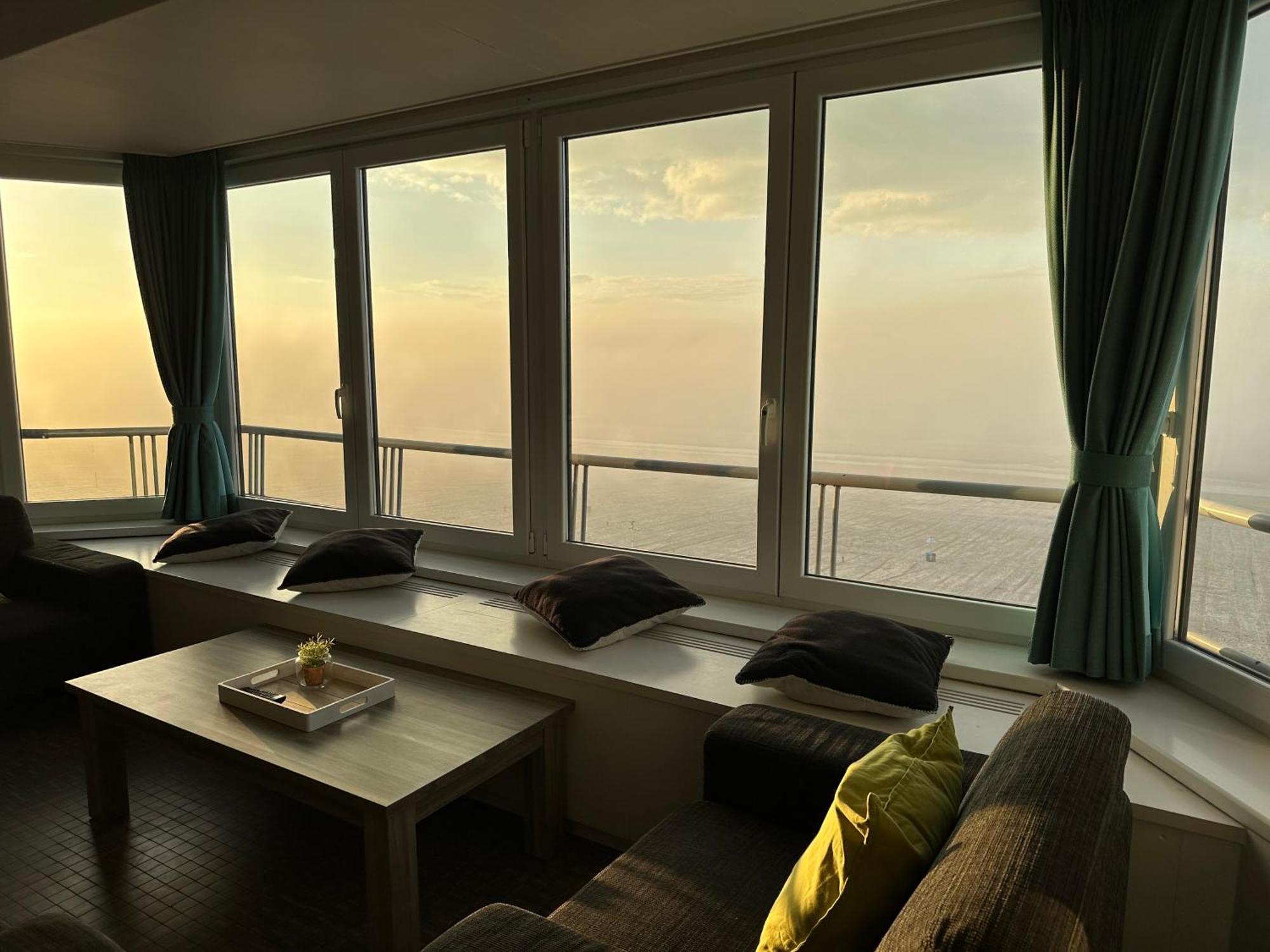 Novo Panoramic Sea View Aparthotel De Panne Exteriör bild